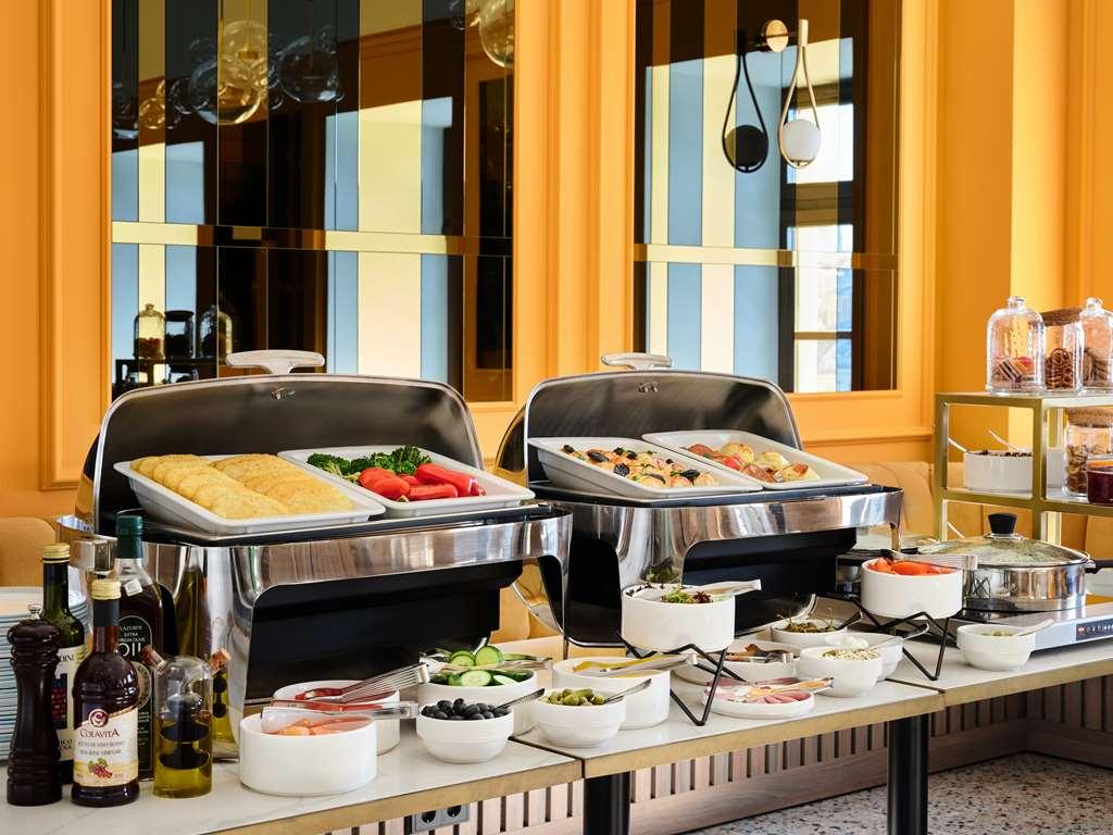 The Basilian Minsk, Curio Collection By Hilton Otel Restoran fotoğraf